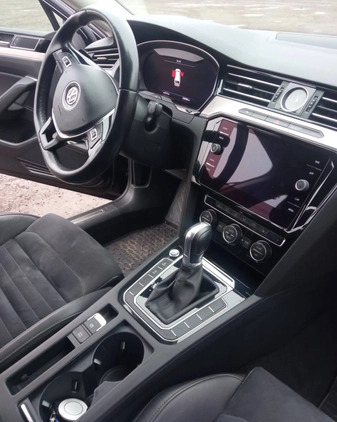 Volkswagen Passat cena 79500 przebieg: 239000, rok produkcji 2019 z Hel małe 79